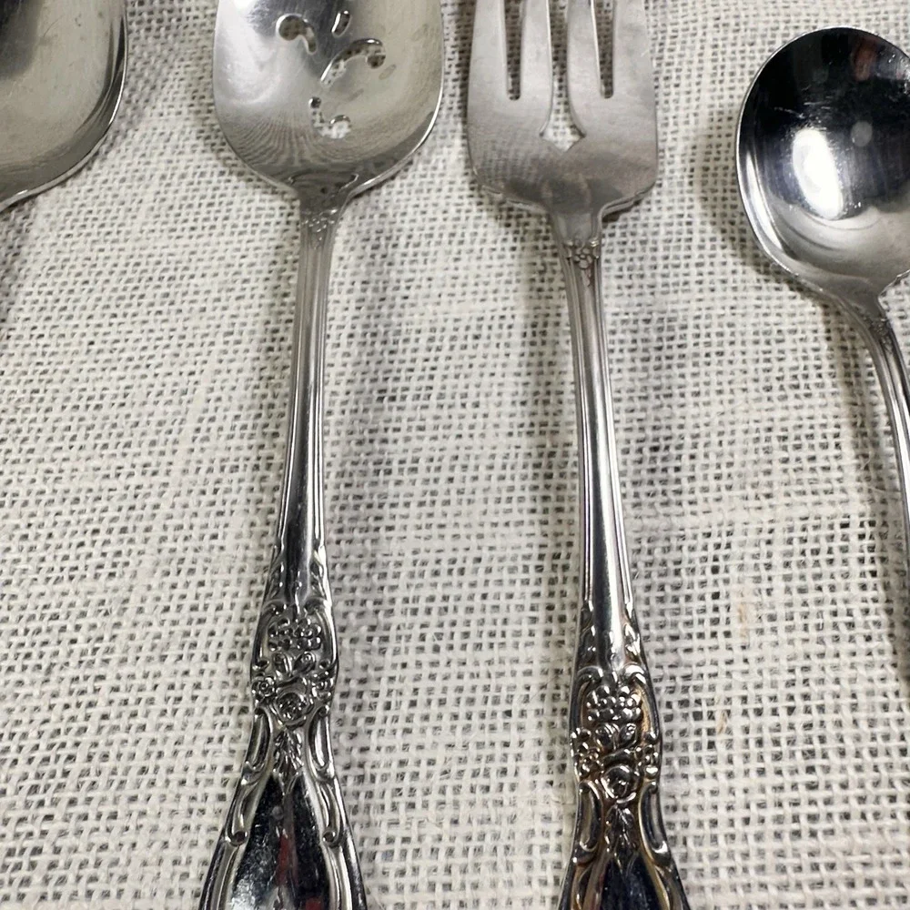 Oneida Kennett Square‎ Stainless Lot Spoon Fork Serving Pieces Floral Handle